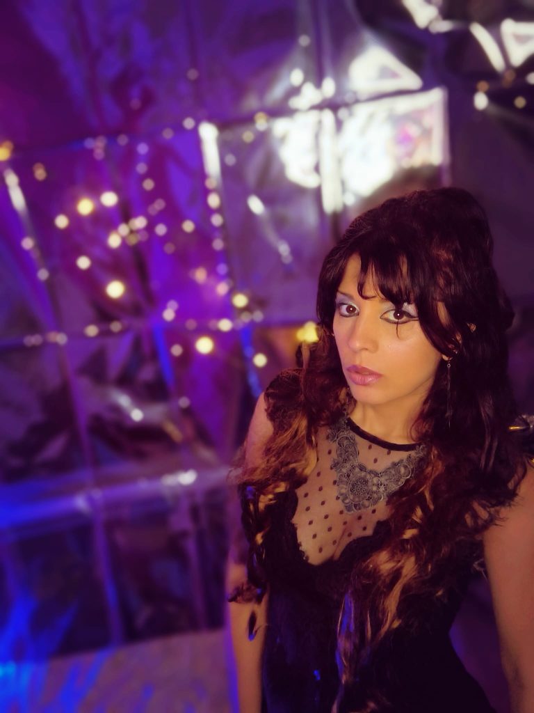 Christine IX pubblica “Born on Halloween” – Guarda il nuovo video